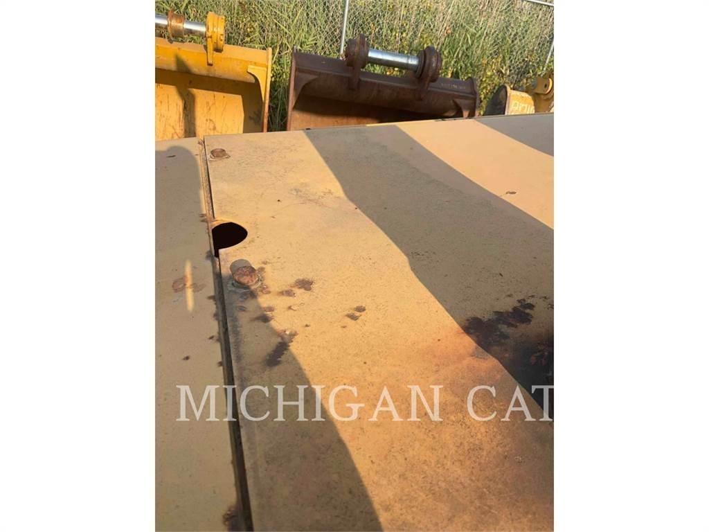 CAT D4H Гусеничные бульдозеры