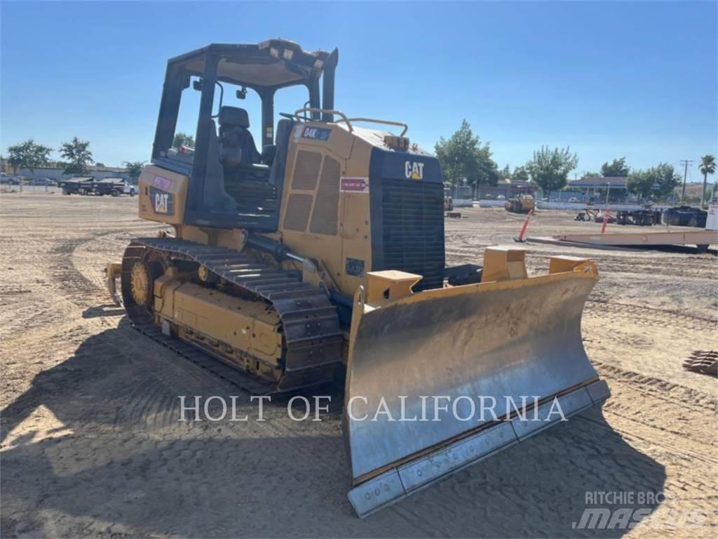 CAT D4K Гусеничные бульдозеры