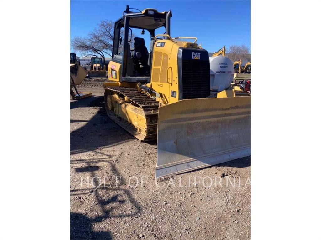 CAT D4K2 Гусеничные бульдозеры