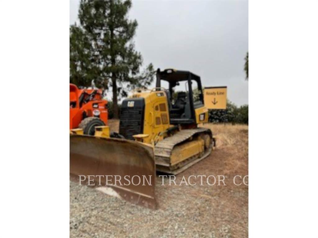 CAT D4K2 Гусеничные бульдозеры