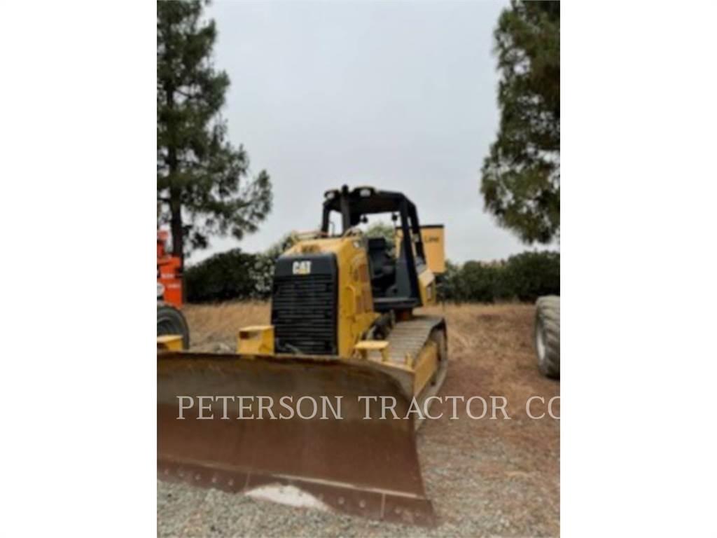 CAT D4K2 Гусеничные бульдозеры