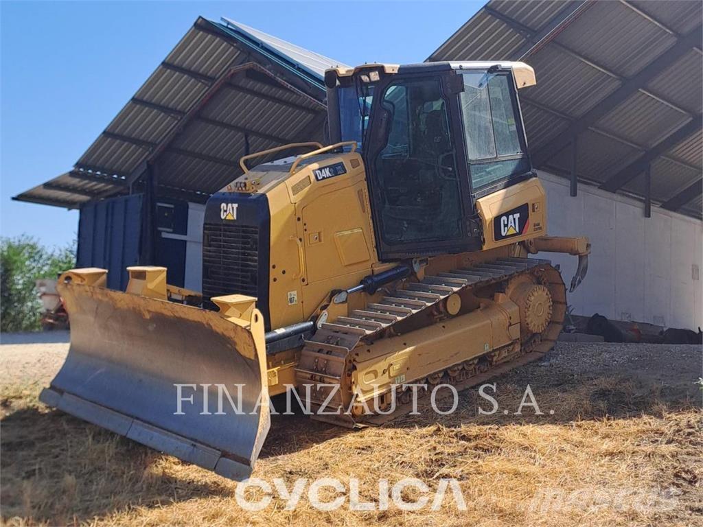 CAT D4K2 Гусеничные бульдозеры