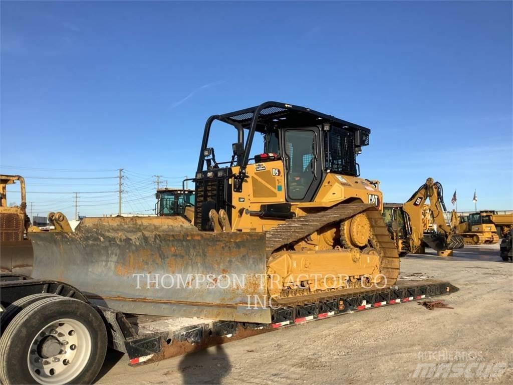 CAT D5 Гусеничные бульдозеры