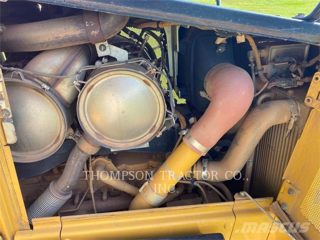 CAT D5 Гусеничные бульдозеры
