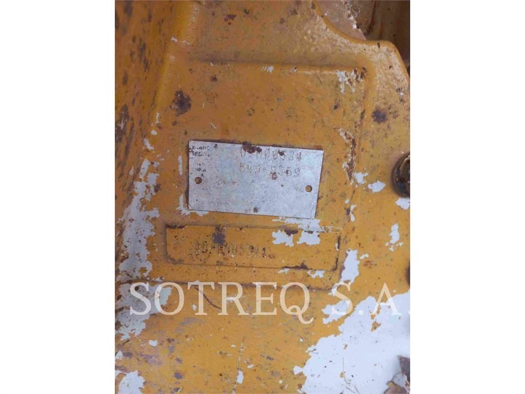 CAT D5 Гусеничные бульдозеры
