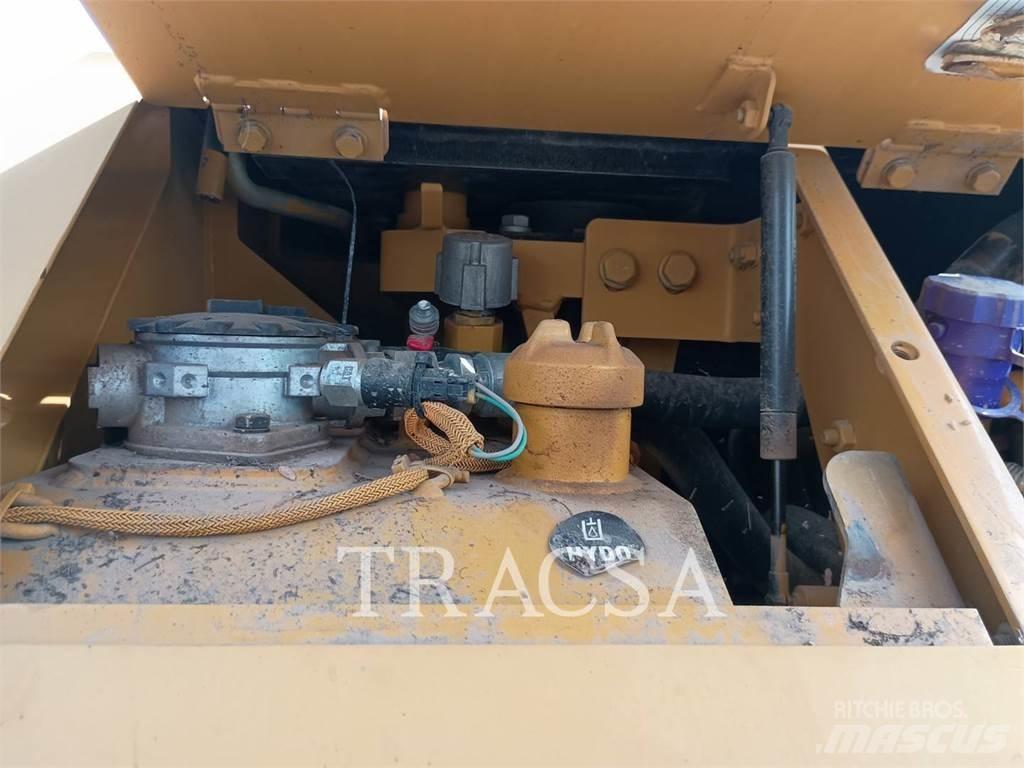 CAT D5 Гусеничные бульдозеры