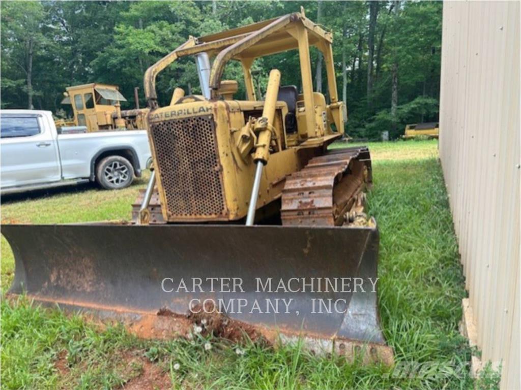 CAT D5 Гусеничные бульдозеры