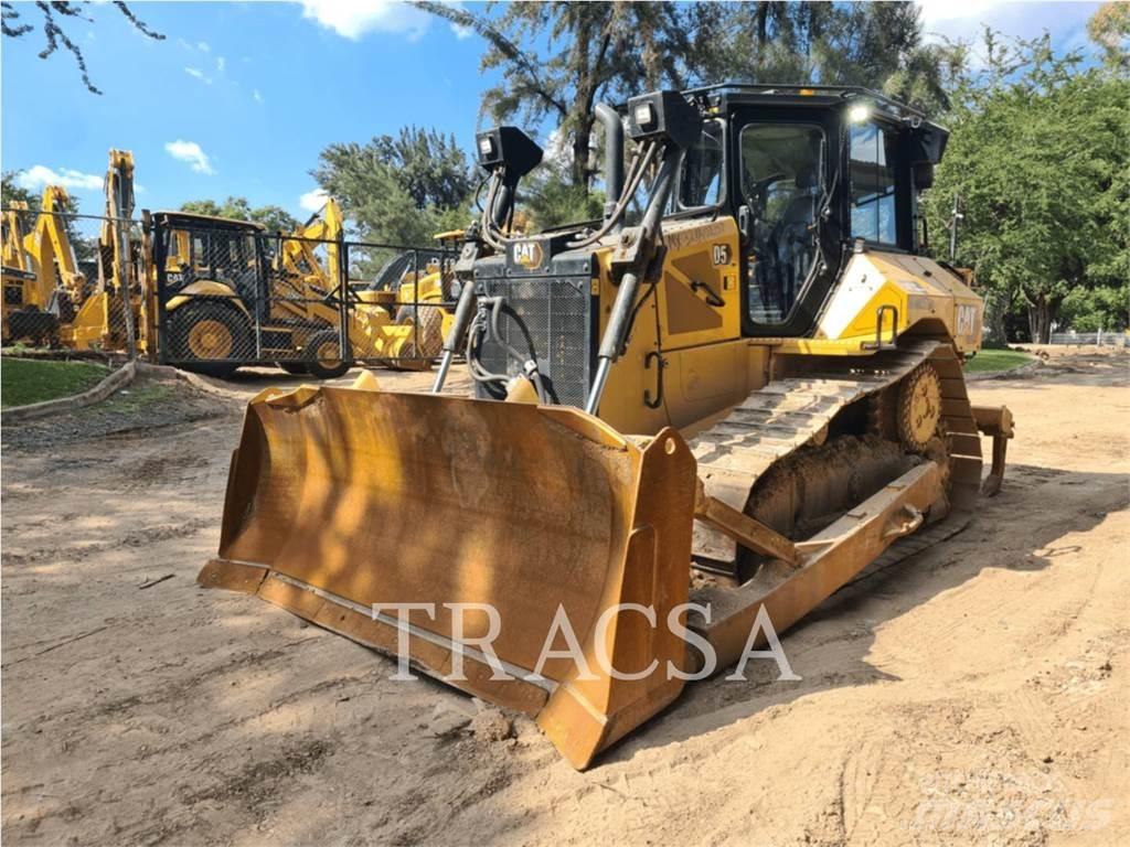 CAT D5 Гусеничные бульдозеры