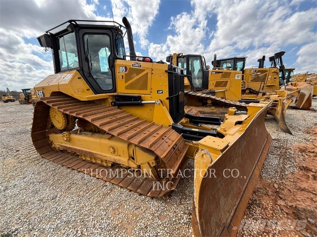 CAT D5 Гусеничные бульдозеры