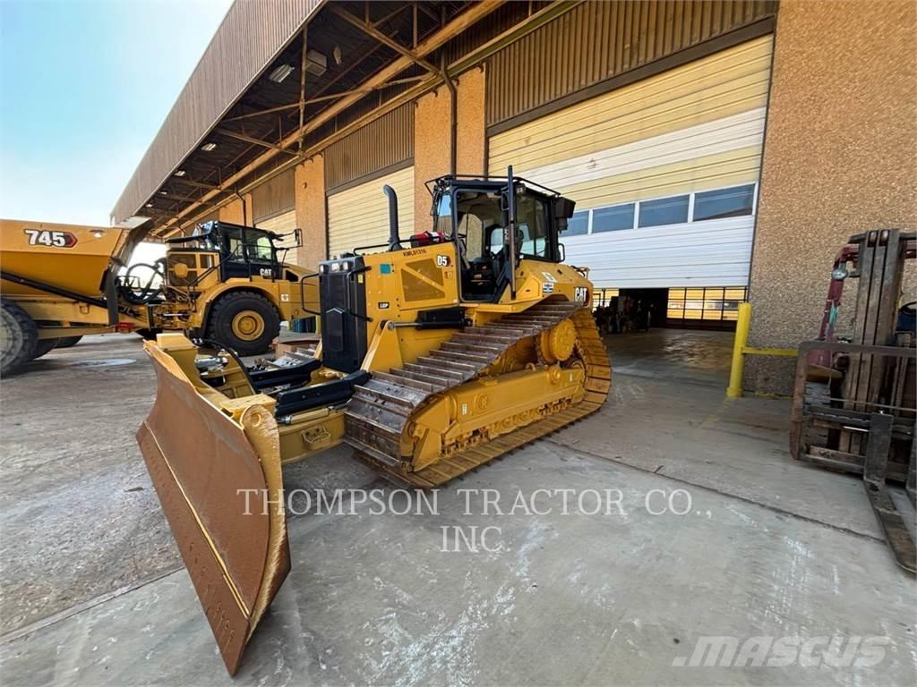 CAT D5 Гусеничные бульдозеры