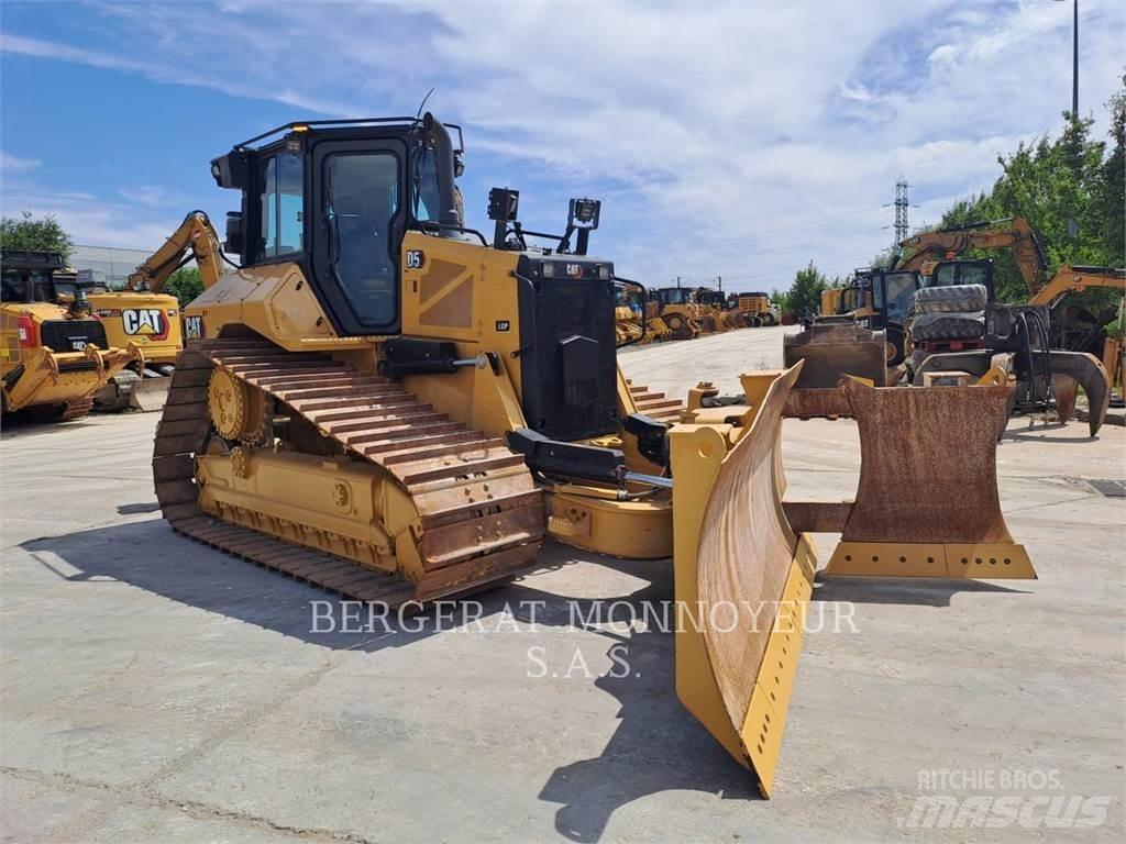 CAT D5 Гусеничные бульдозеры