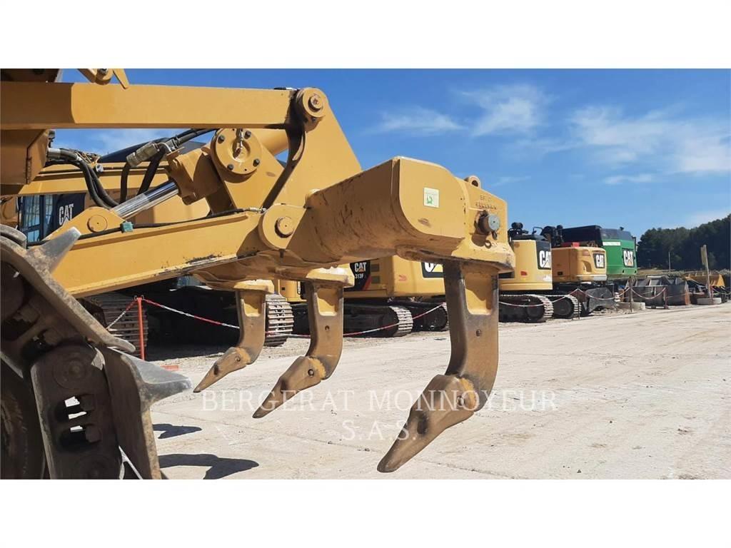 CAT D5 Гусеничные бульдозеры