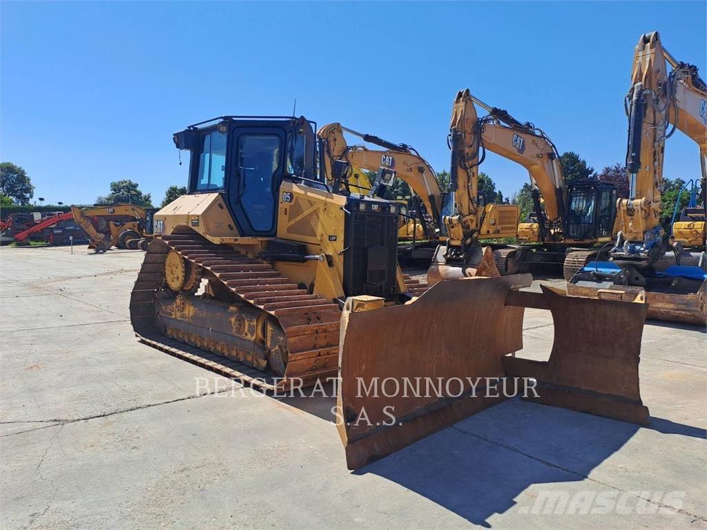 CAT D5 Гусеничные бульдозеры