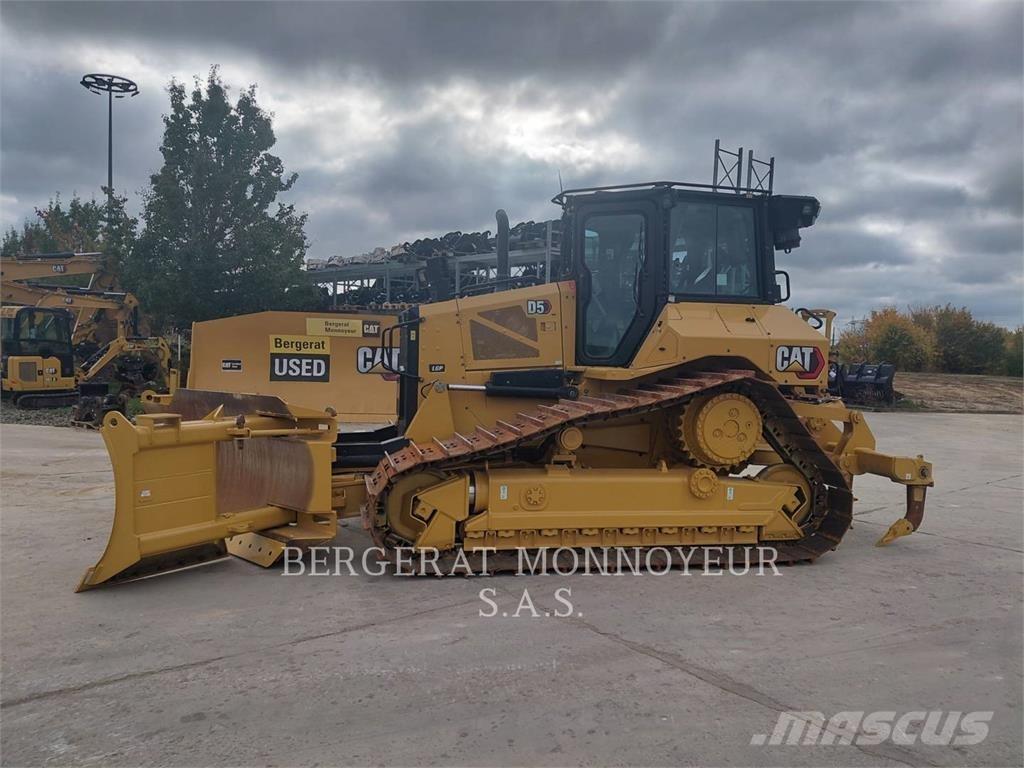 CAT D5 Гусеничные бульдозеры
