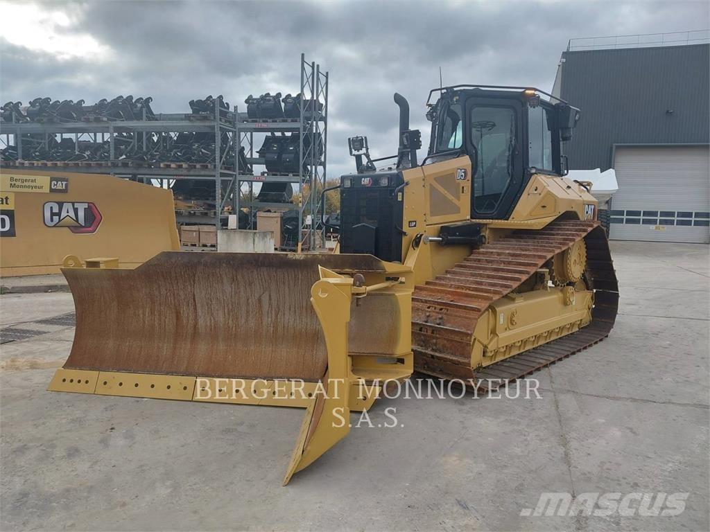 CAT D5 Гусеничные бульдозеры