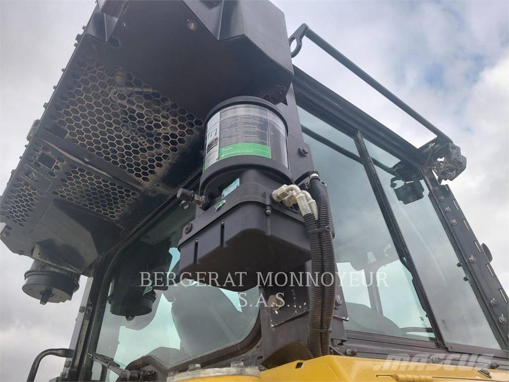 CAT D5 Гусеничные бульдозеры