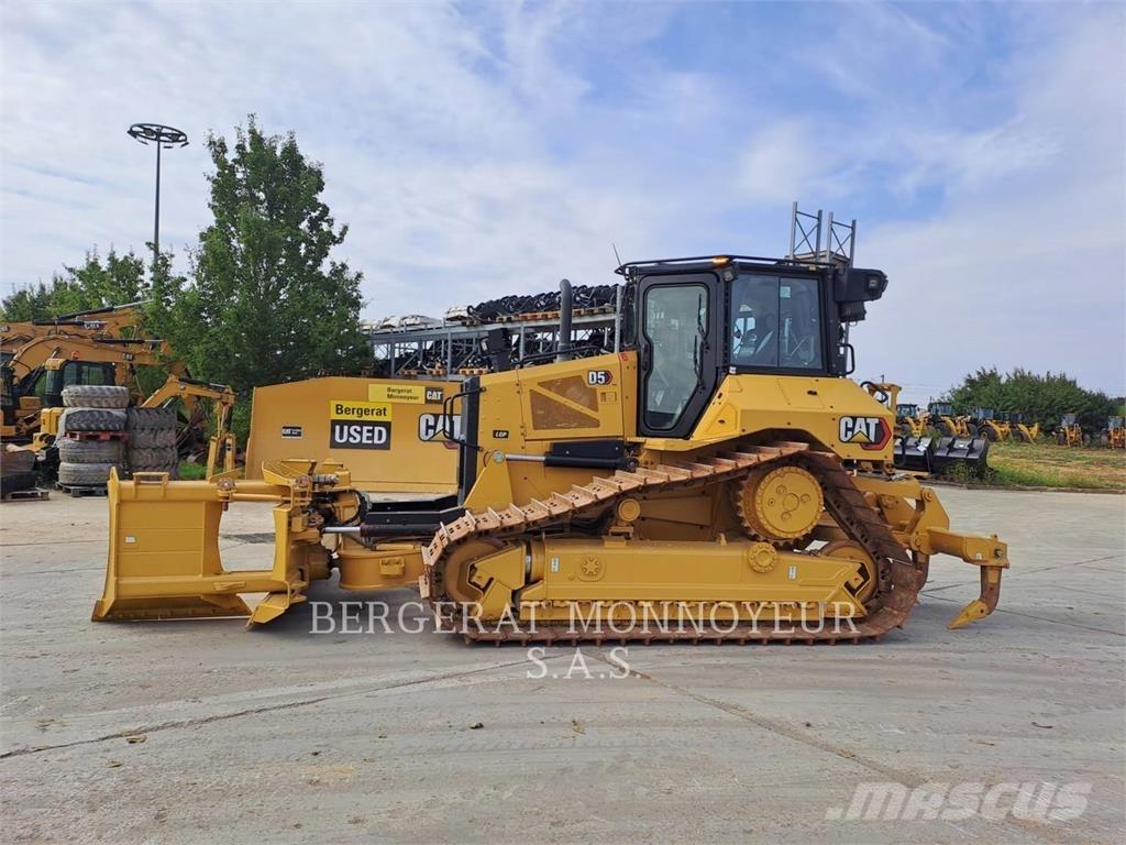 CAT D5 Гусеничные бульдозеры