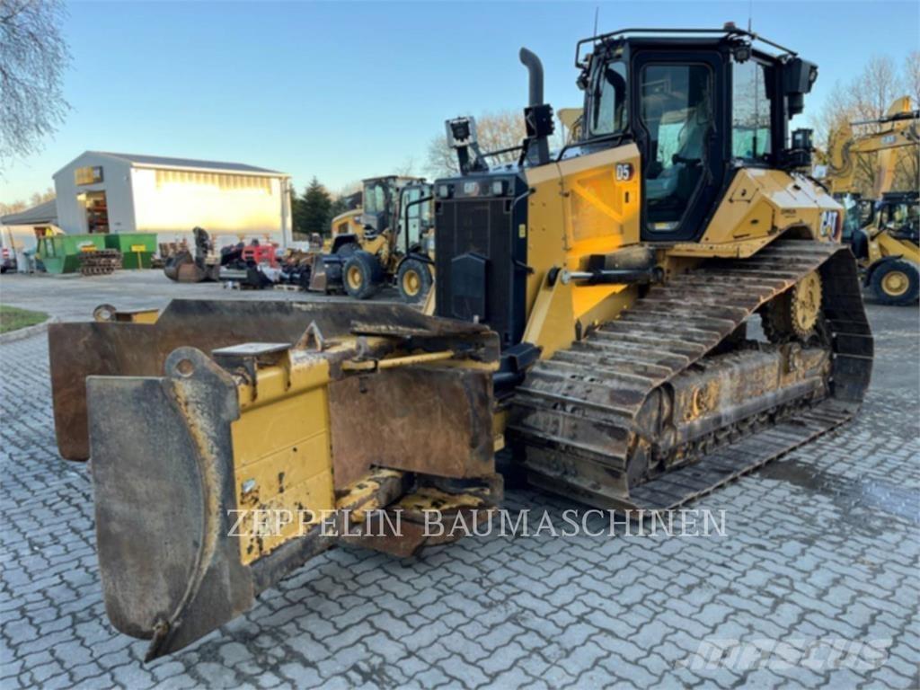 CAT D5 Гусеничные бульдозеры