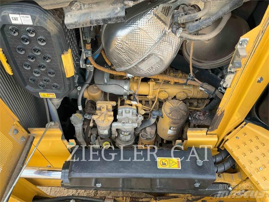 CAT D5-17LGP Гусеничные бульдозеры