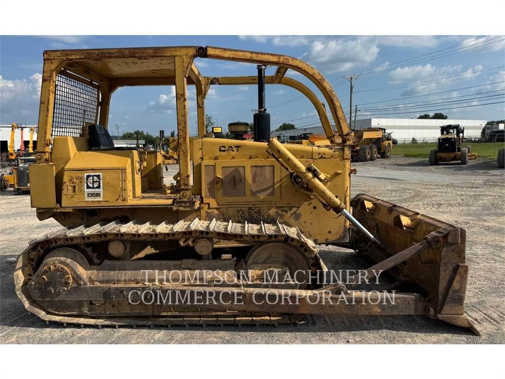 CAT D5B Гусеничные бульдозеры