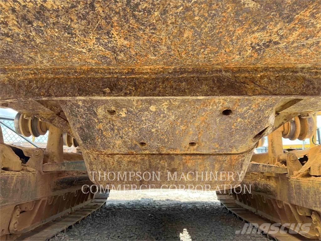 CAT D5B Гусеничные бульдозеры