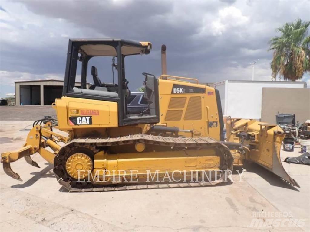 CAT D5K Гусеничные бульдозеры