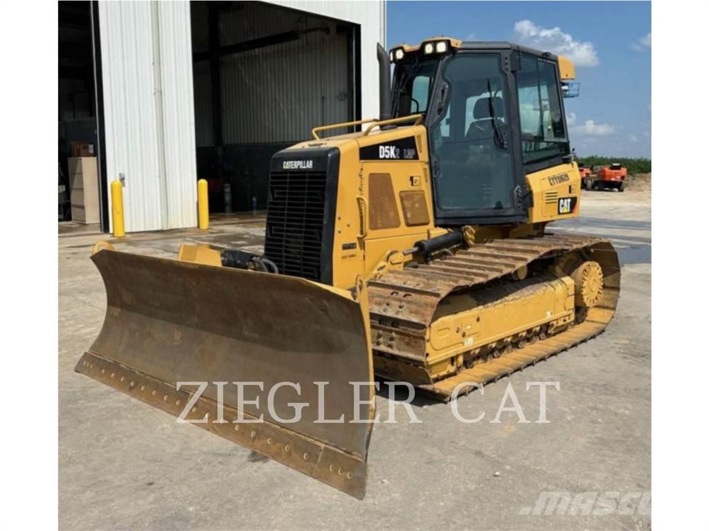 CAT D5K Гусеничные бульдозеры