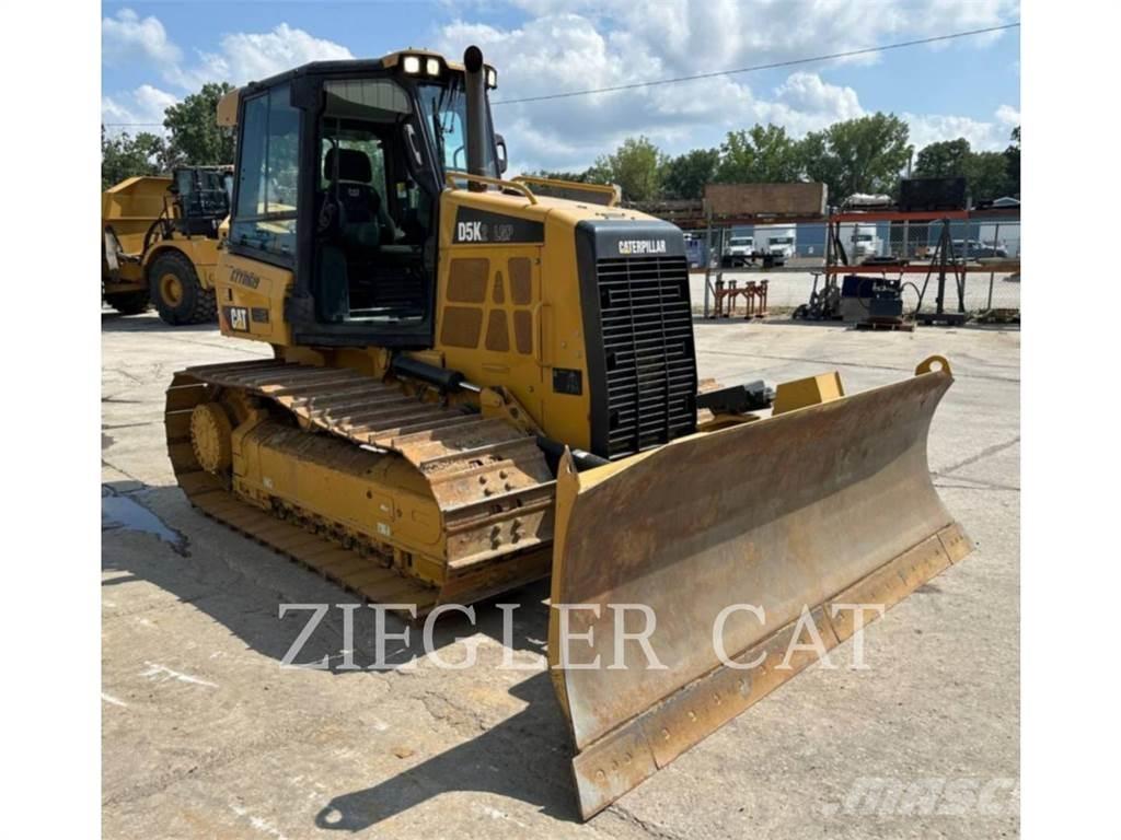 CAT D5K Гусеничные бульдозеры