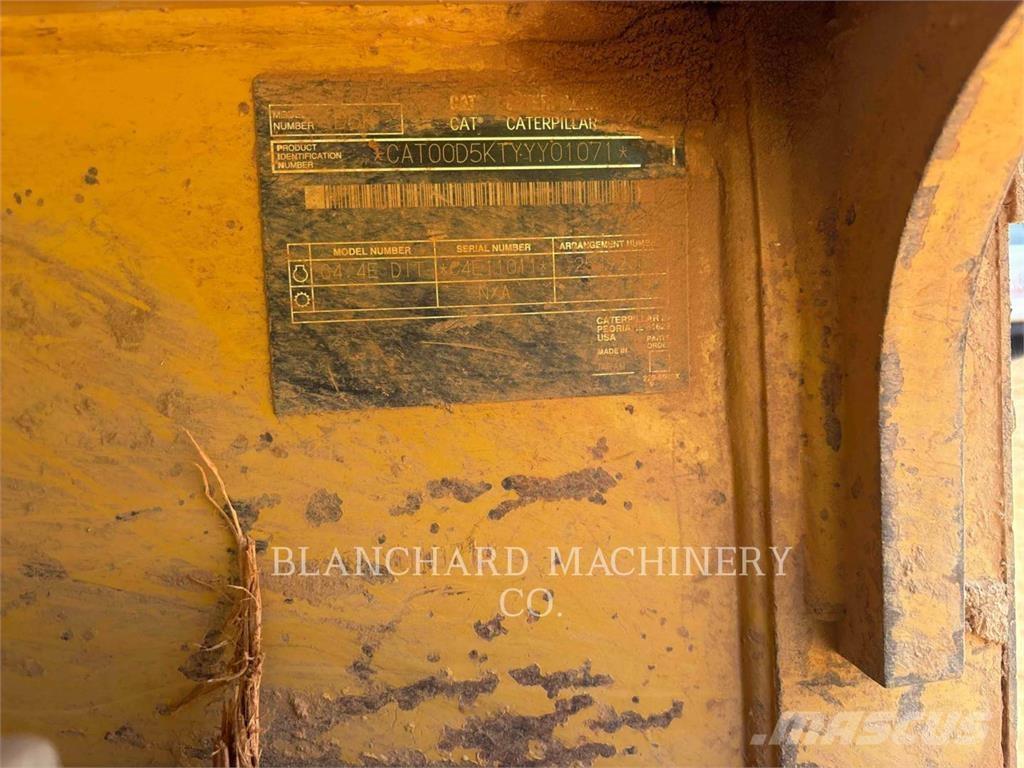 CAT D5K LGP Гусеничные бульдозеры