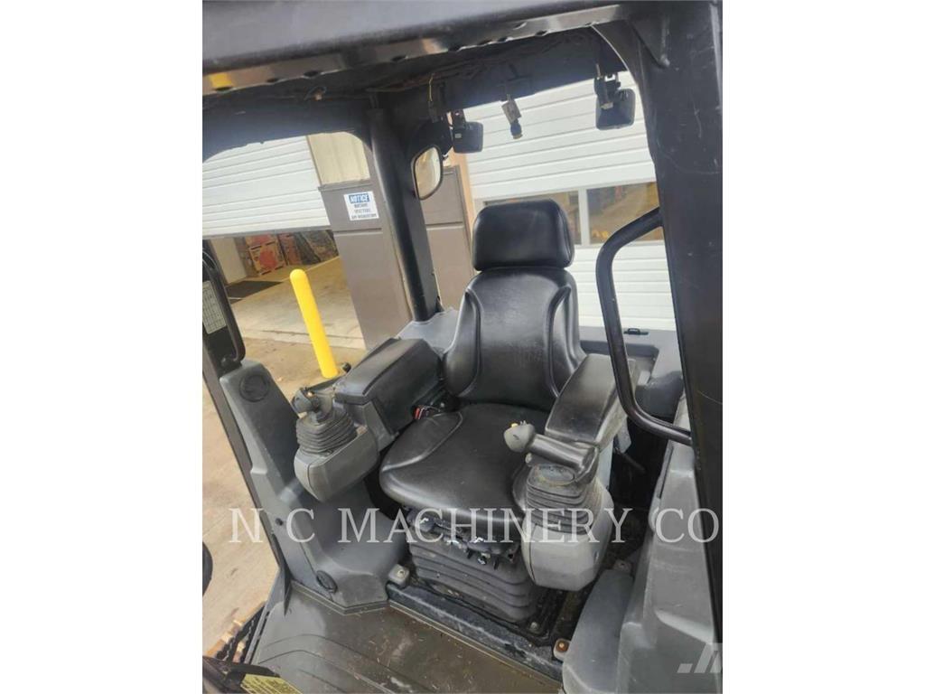 CAT D5K2 XLCN Гусеничные бульдозеры