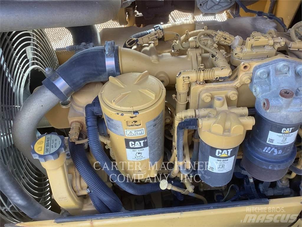 CAT D5K2LGP Гусеничные бульдозеры