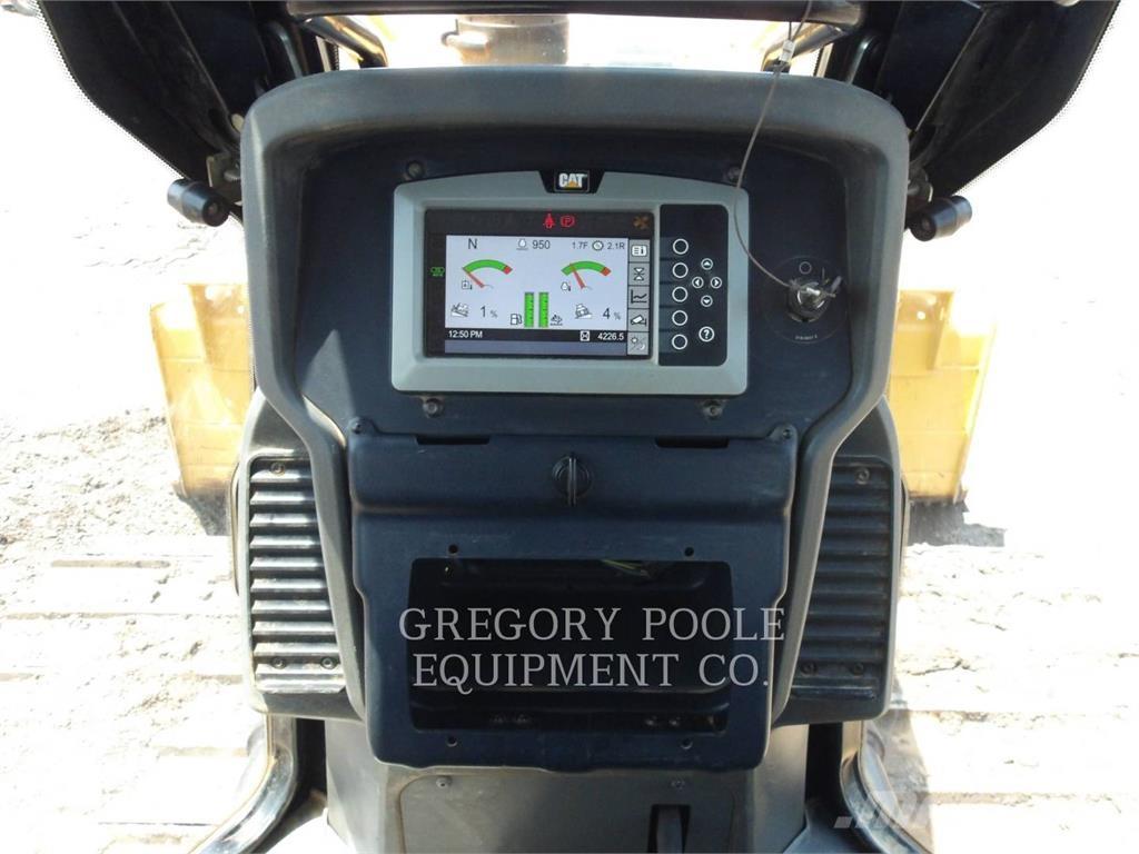CAT D5K2LGP Гусеничные бульдозеры