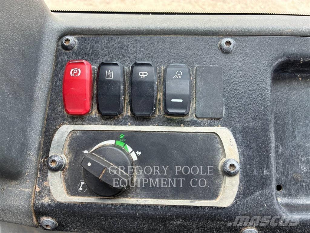 CAT D5K2LGP Гусеничные бульдозеры
