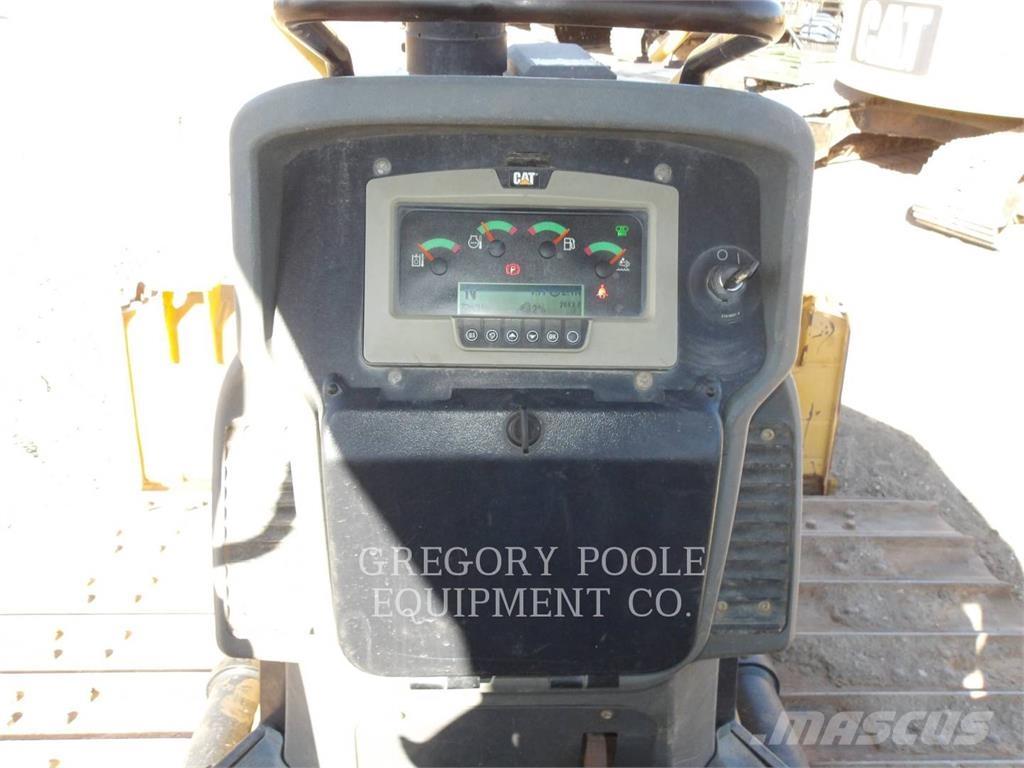 CAT D5K2LGP Гусеничные бульдозеры