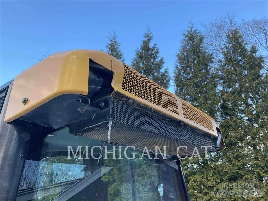 CAT D5K2X ASZ24F Гусеничные бульдозеры