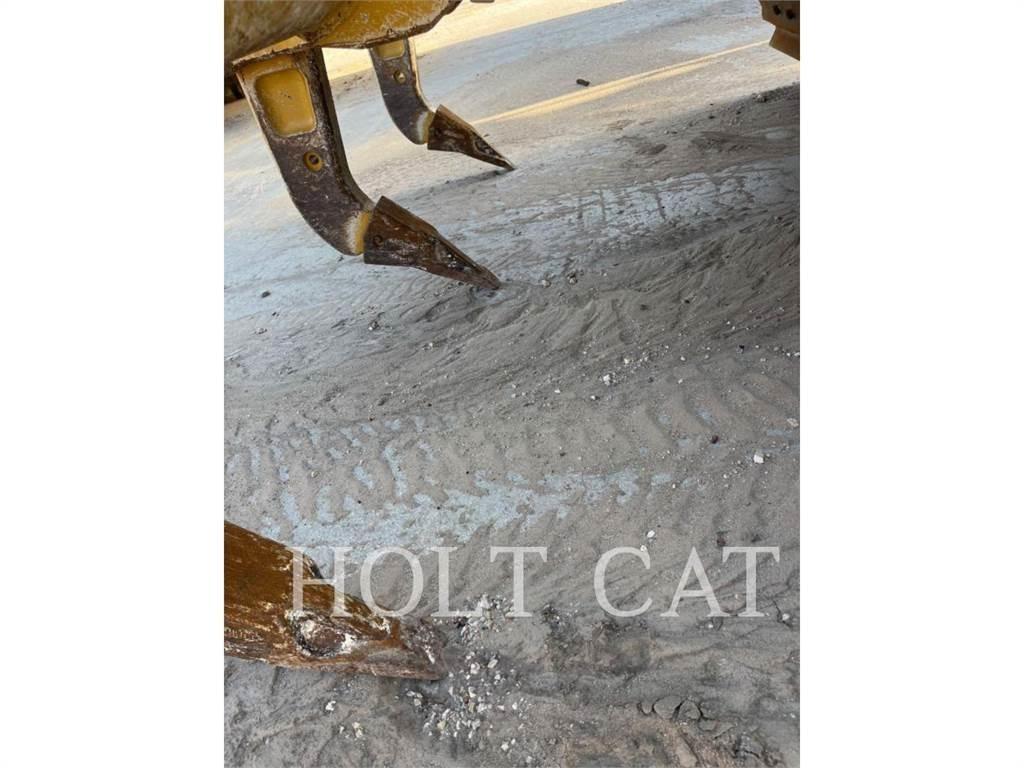 CAT D6 XE Гусеничные бульдозеры