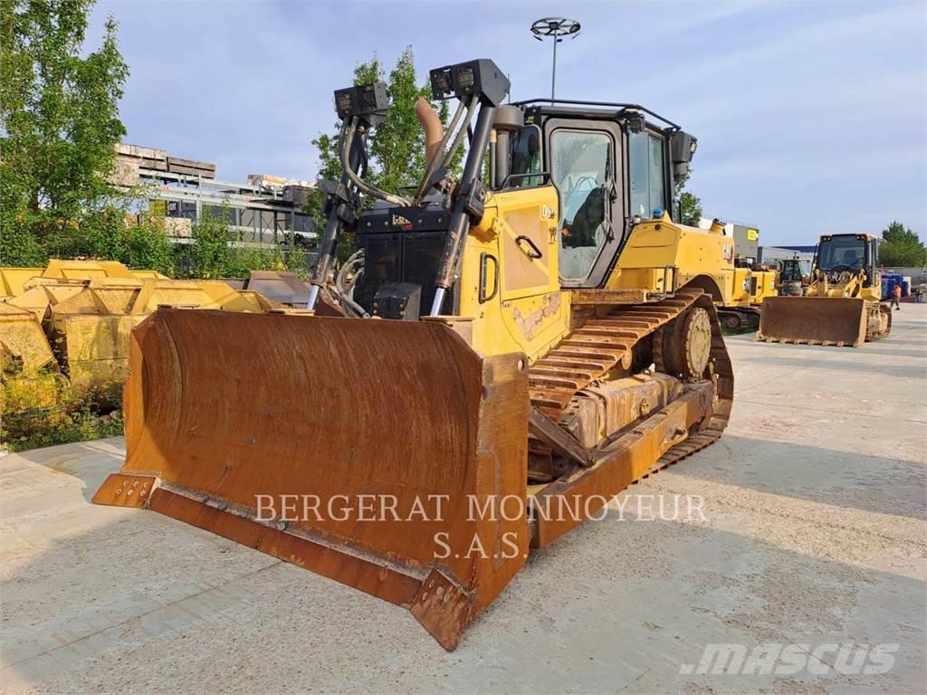 CAT D6 XE Гусеничные бульдозеры
