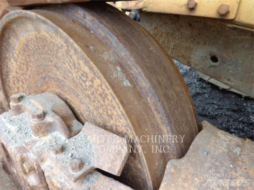 CAT D6C Гусеничные бульдозеры