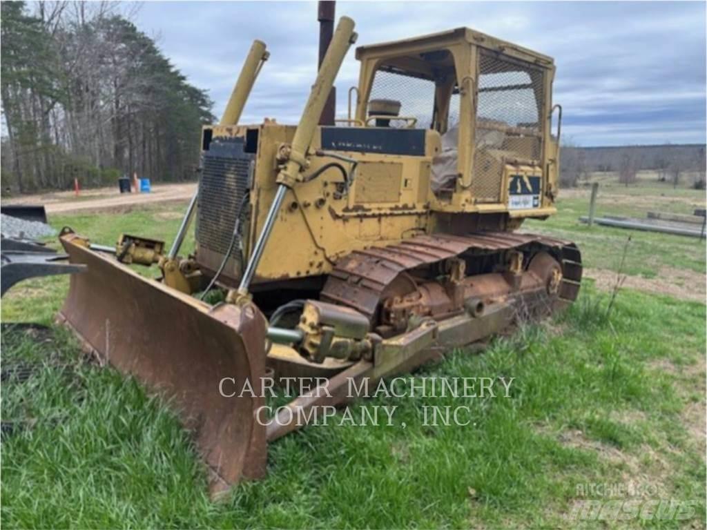 CAT D6D Гусеничные бульдозеры