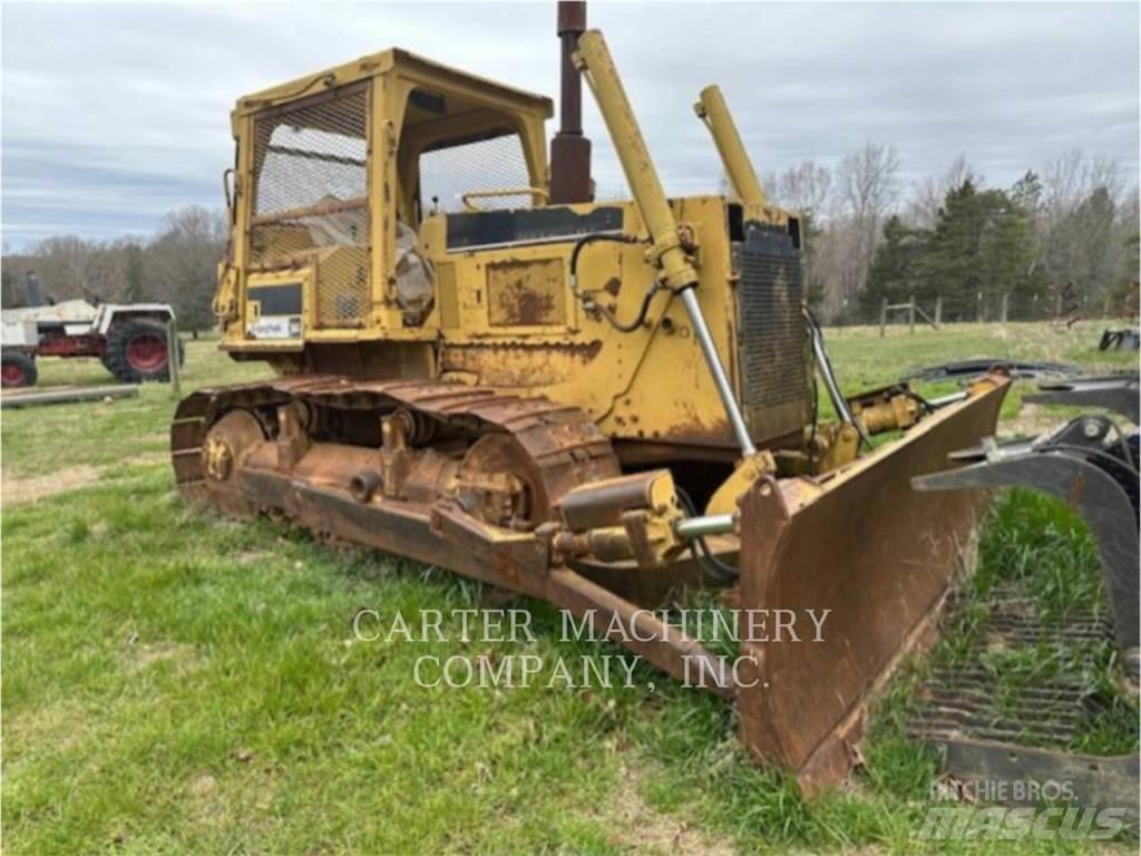 CAT D6D Гусеничные бульдозеры