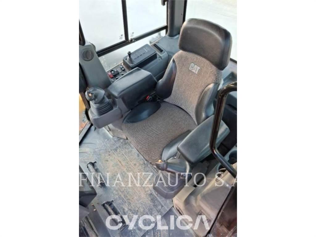 CAT D6K Гусеничные бульдозеры