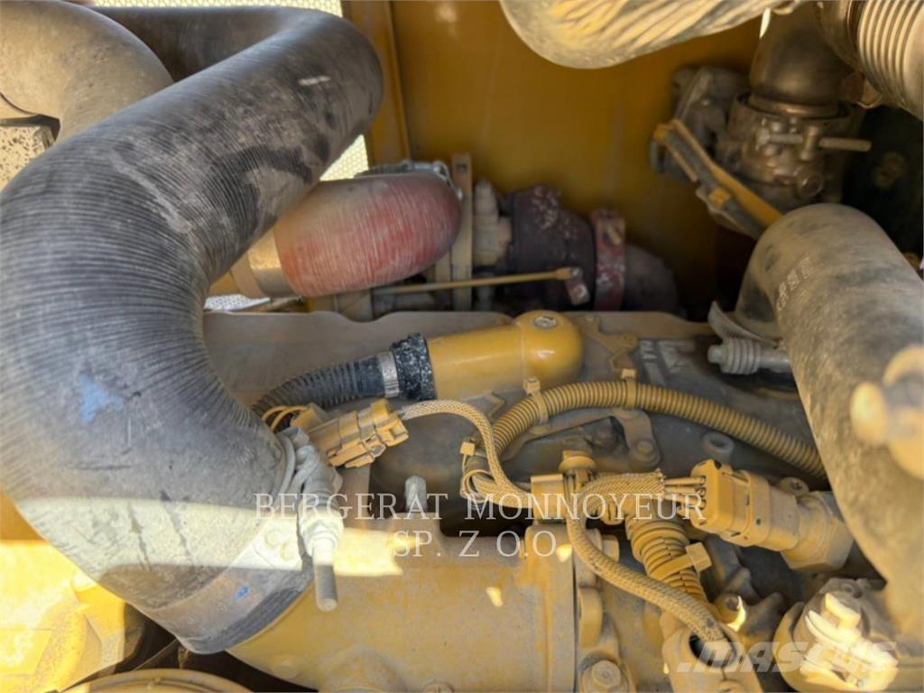 CAT D6K2LGP Гусеничные бульдозеры