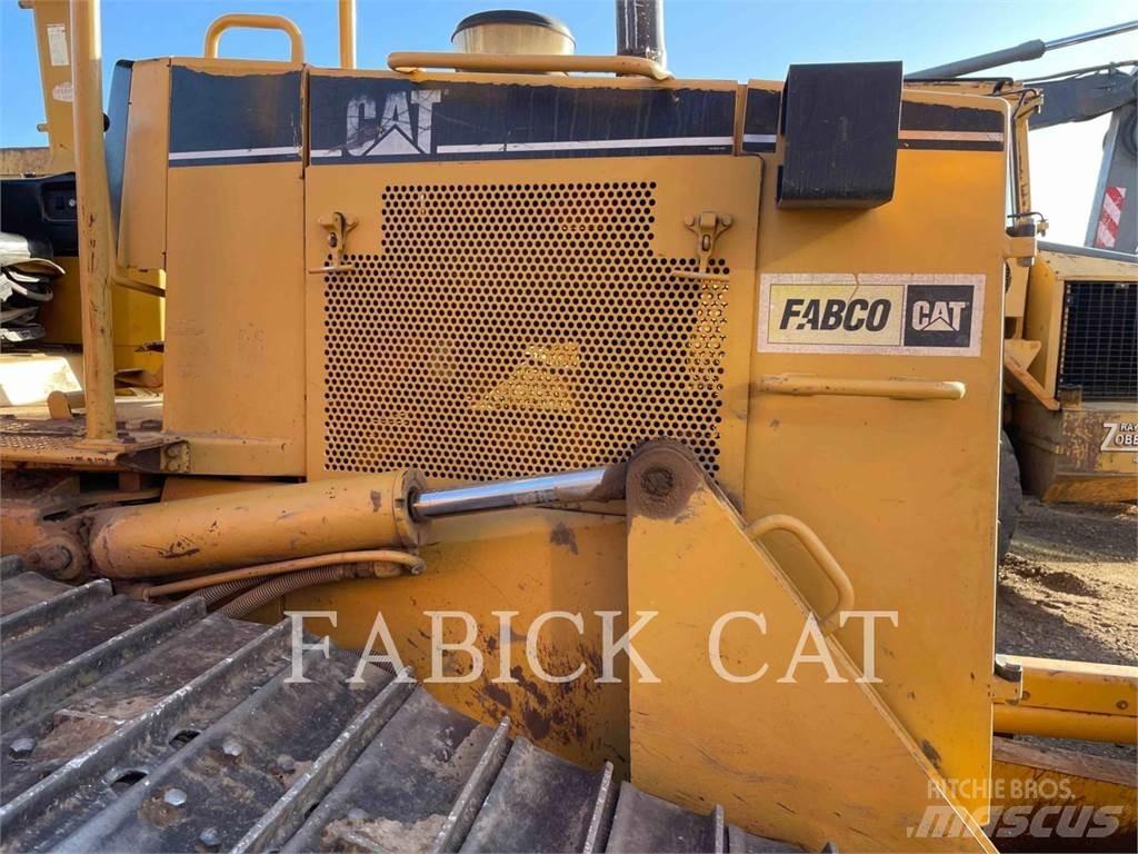 CAT D6M Гусеничные бульдозеры