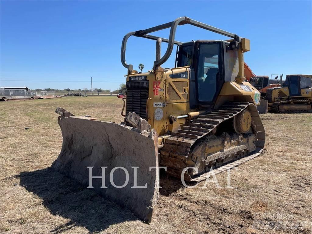 CAT D6N Гусеничные бульдозеры