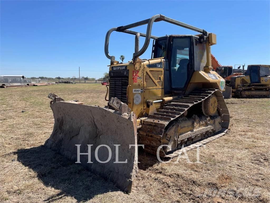 CAT D6N Гусеничные бульдозеры