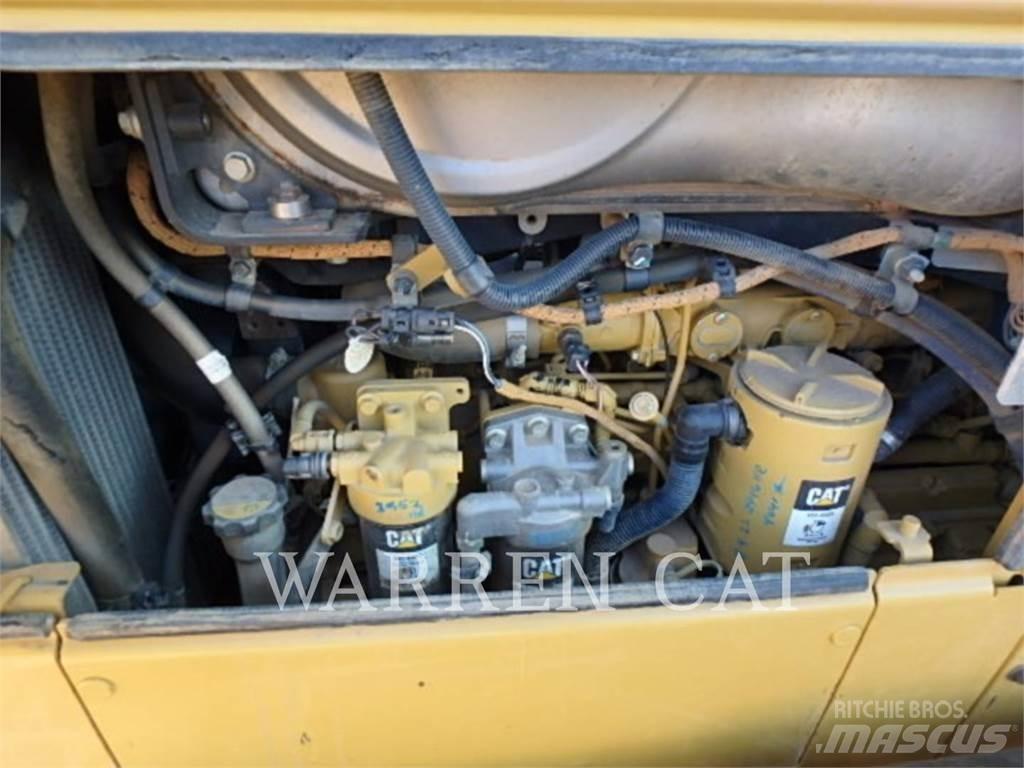 CAT D6N 4XLPAT Гусеничные бульдозеры