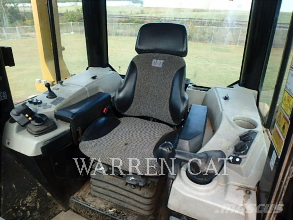CAT D6N 4XLPAT Гусеничные бульдозеры