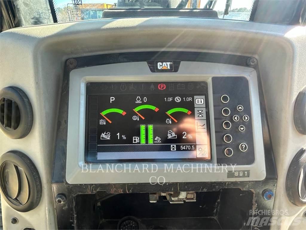 CAT D6N L1AA Гусеничные бульдозеры