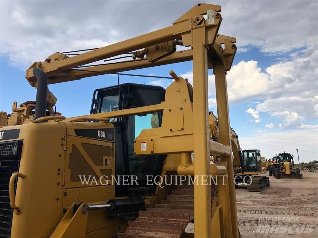 CAT D6N LGP PL Гусеничные бульдозеры