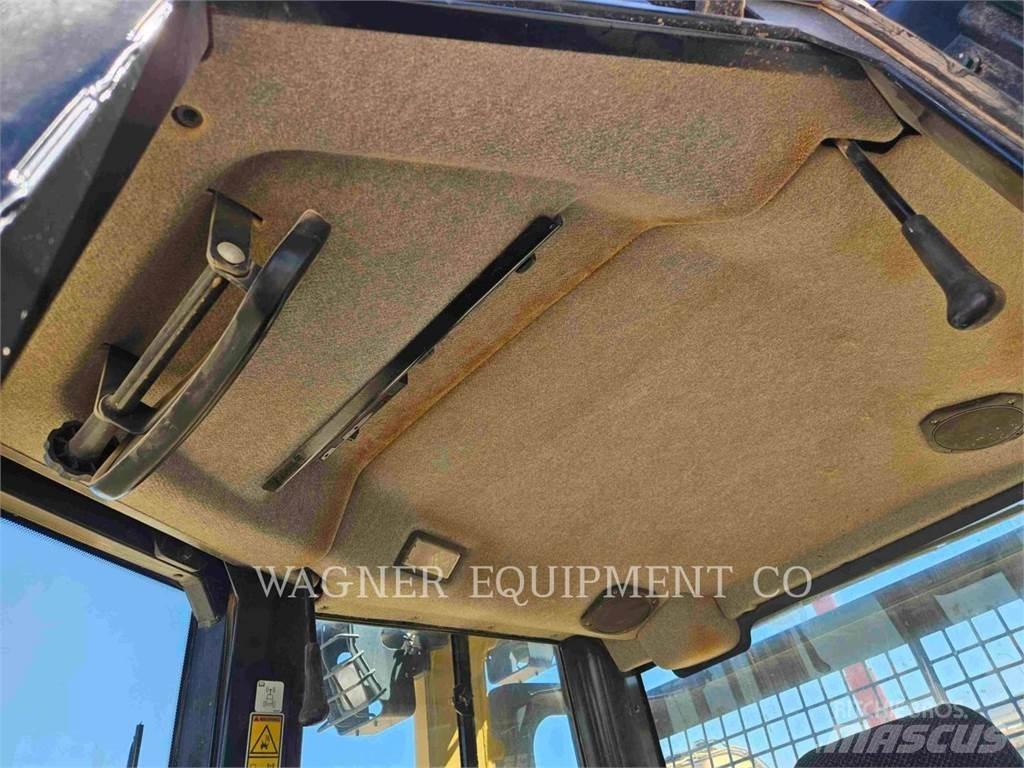 CAT D6N XL Гусеничные бульдозеры